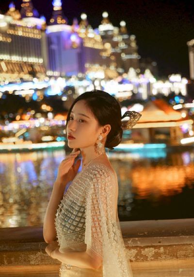 美容院的特别服务_国产剧电影在线观看