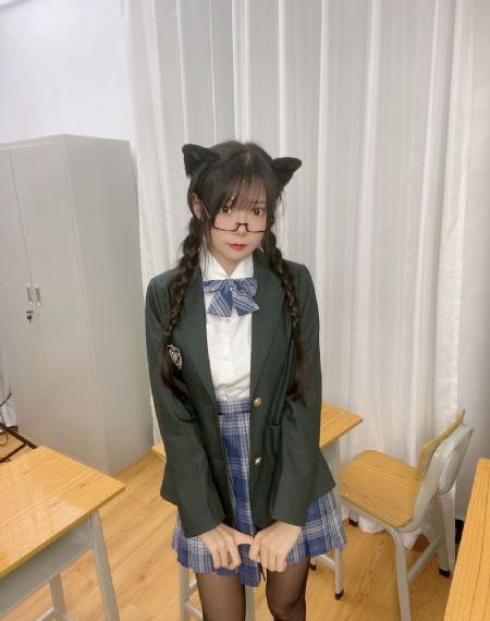 诱惑的岳母_4K在线观看